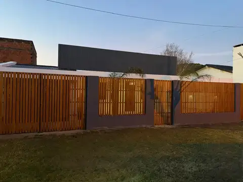 Casa en Venta con 5 cocheras