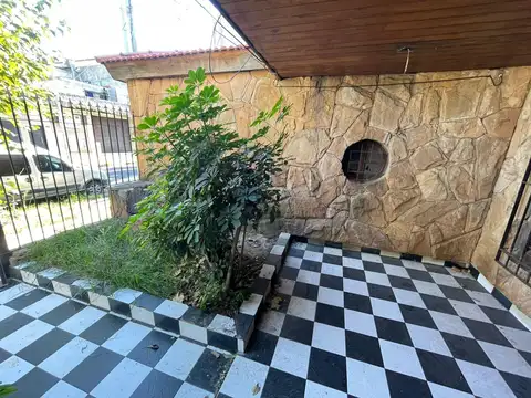 Casa 7 ambientes con 3 baños