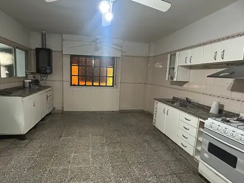 CASA 6 AMBIENTES - TERRAZA C/QUINCHO - P PATRICIOS