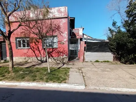 Oportunidad Multifamiliar en Esquina - Bº Pompeya (Acepta Permuta y Financiación)