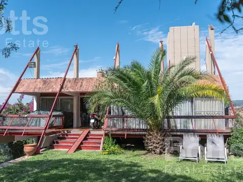 Casa 8 ambientes con 3 baños