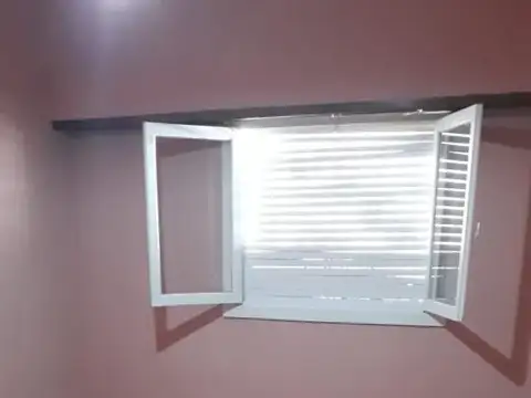 CASA 4 AMBIENTES - 2 GARAGE - PATIO - TERRAZA - MUY AMPLIO