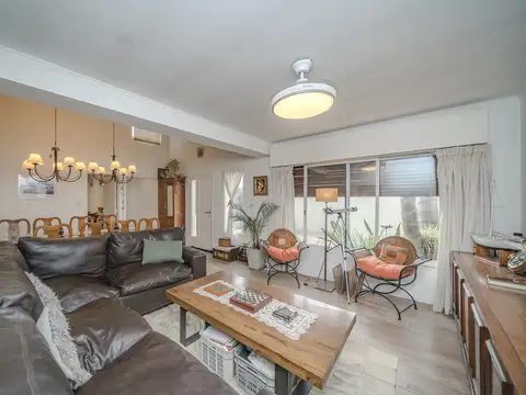 Depto Tipo Casa en Venta con 1 cocheras