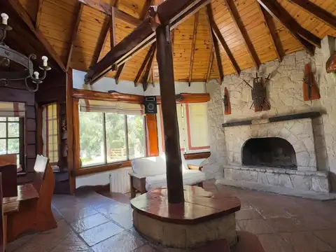 Casa en Venta con 2 cocheras