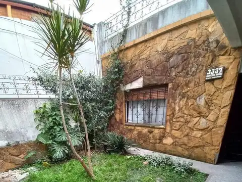 Casa en venta - 2 dormitorios 1 baño - 120mts2 - Lanús