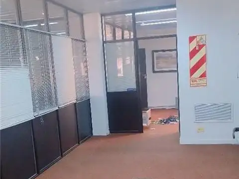 Oficina en Alquiler con 19 cocheras