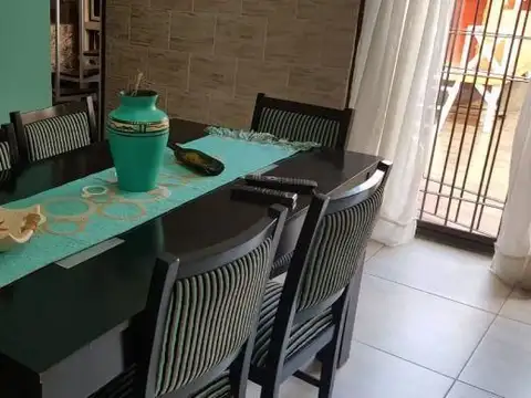 Depto Tipo Casa en Venta de 5 ambientes