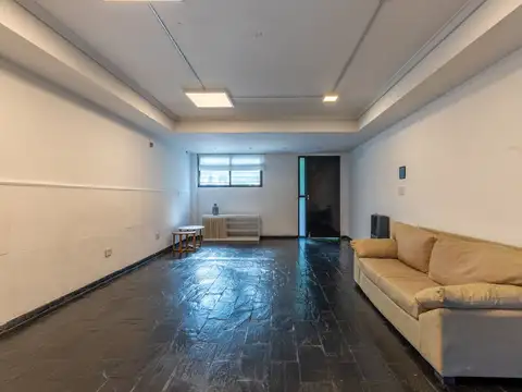 Casa 6 ambientes con 2 baños