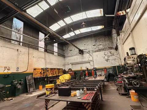 Galpon en Venta 45  mts Fondo