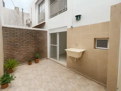 Depto Tipo Casa en Venta de 2 ambientes
