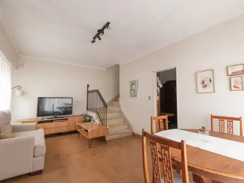 Depto Tipo Casa en Venta de 5 ambientes