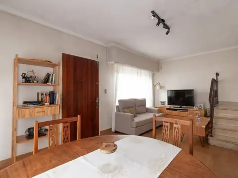 Depto Tipo Casa en Venta con 1 cocheras