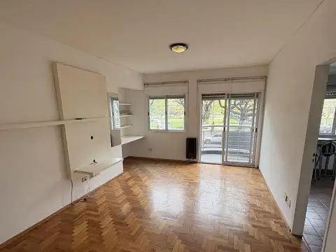 Alquiler Monoambiente luminoso. Balcón. Pileta. Amenities. Av. Corrientes al 6300. Chacarita