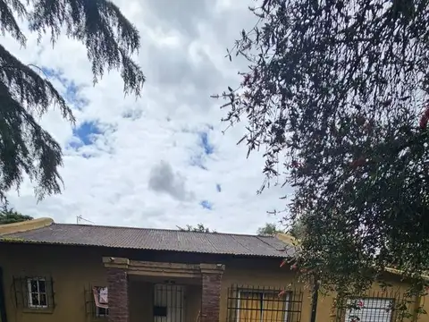 OPORTUNIDAD - DOS CASAS EN UN MISMO TERRENO