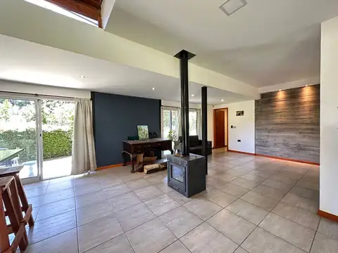 Venta casa 5 ambientes zona Colina Alegre