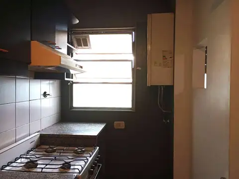 Venta depto 2 ambientes, Flores, cerca del subte