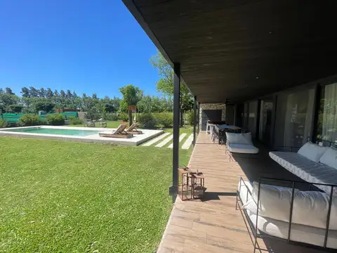 Casa en Venta en San Antonio de Areco, USD 349.000