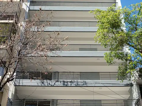 Venta Semipiso, 4 ambientes en Flores, con balcón
