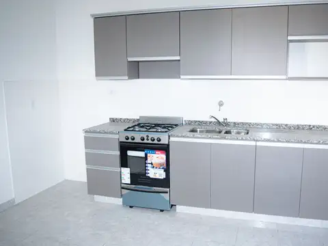 Venta Semipiso, 4 ambientes en Flores, con balcón