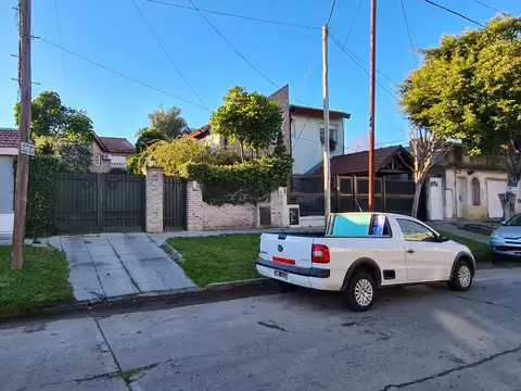 VENTA CHALET 5 AMBIENTES EN PALOMAR LOTE 8.66X45 ZONA COLEGIO LORETO - FICHA 8240