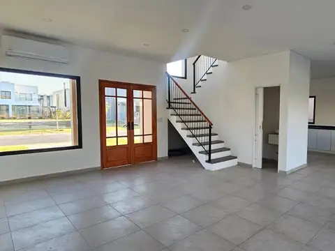 Boulevard de todos los Santos 4300,