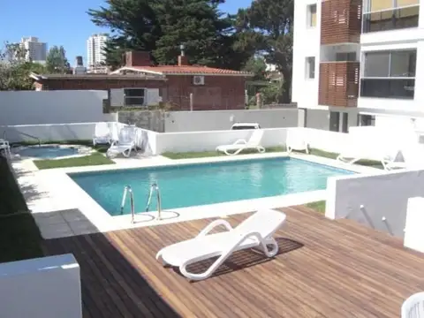 Departamento en Alquiler con 1 cochera