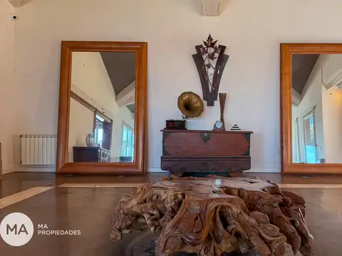 Casa 10 ambientes con 5 baños