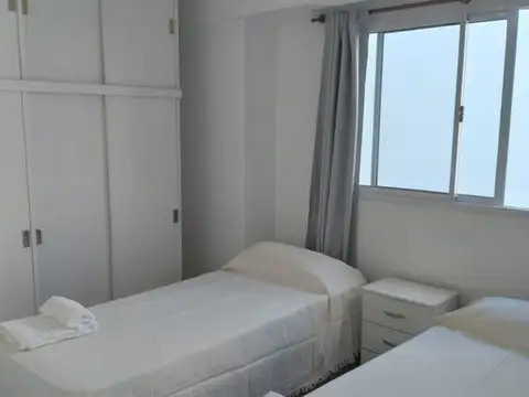 Alquiler temporario de amplio Departamento 3 AMBIENTES en Villa Crespo. 4 pax Disponible