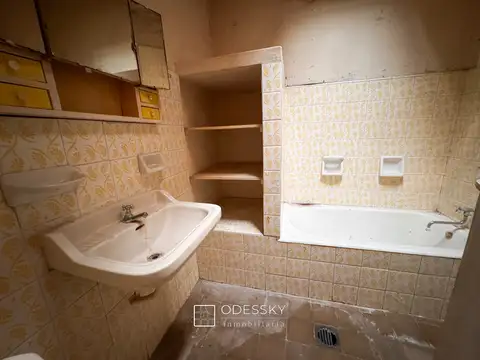 Casa 6 ambientes con 1 baño