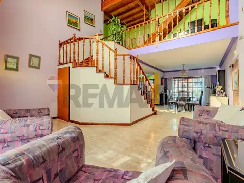 Casa 6 ambientes con 2 baños