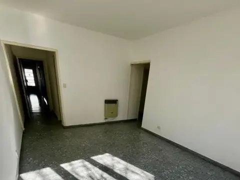 Condarco 2600, Piso 1°
