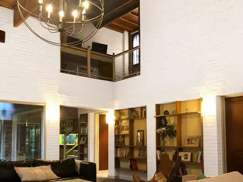 Venta casa 7 ambientes, 358m cubiertos, Boating Club San Isidro