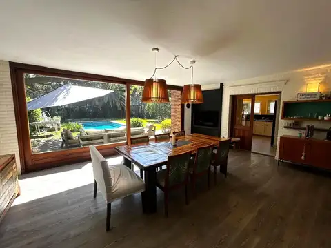 Casa 7 ambientes con 6 baños