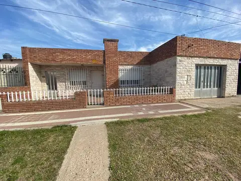 Venta | 2 Casas de 3 Dormitorios | Capitan Bermudez | Barrio Villa Margarita