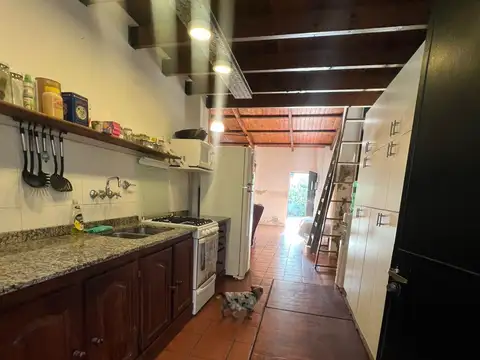Depto Tipo Casa en Venta en Temperley, USD 110.000