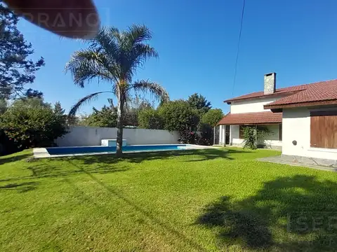 Casa 5 ambientes con 2 baños