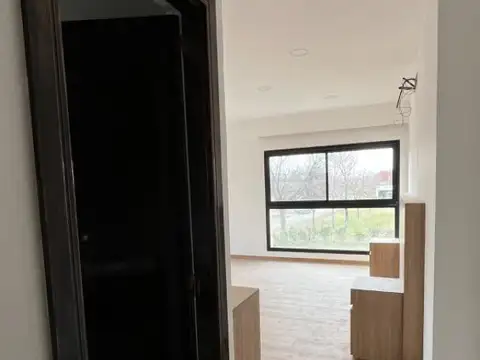 Casa 5 ambientes con 4 baños