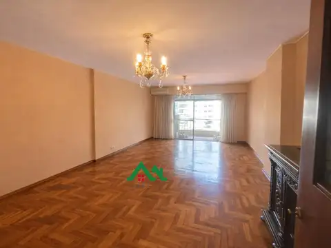 Departamento en venta DESOCUPADO en Barrio Centro – 2 dormitorios, cochera y baulera