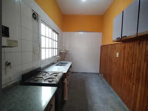 Depto Tipo Casa en Alquiler en Lanús Este, $ 685.000