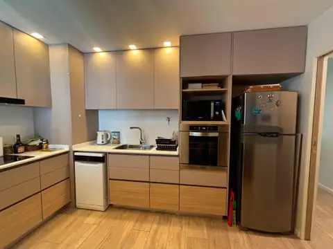 Excelente 3 ambientes con balcón terraza, completamente renovado