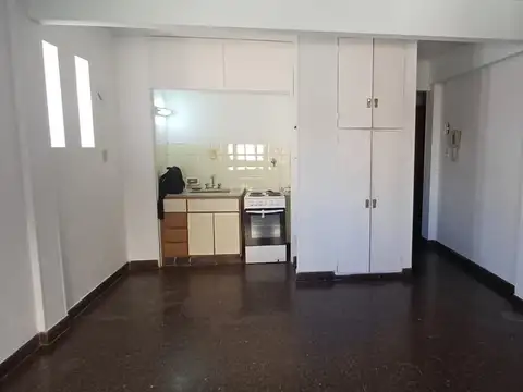 Av. La  Plata 400, Piso 8