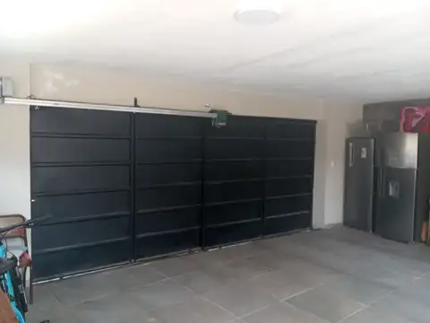 Casa en venta, barrio Cerros Colorados