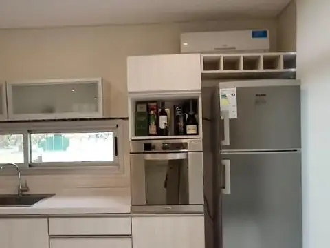 Casa en Alquiler Temporal con 1 cochera