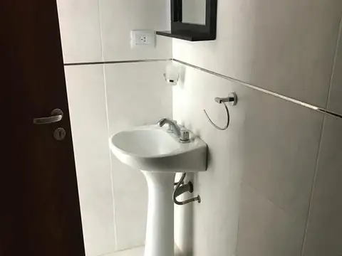 ALQUILER HERMOSO MONOAMBIENTE EN EL CENTRO DE BERAZATEGUI