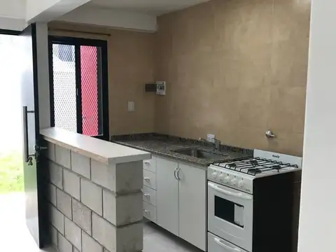 ALQUILER HERMOSO MONOAMBIENTE EN EL CENTRO DE BERAZATEGUI