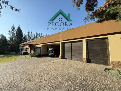 Casa 7 ambientes con 3 baños