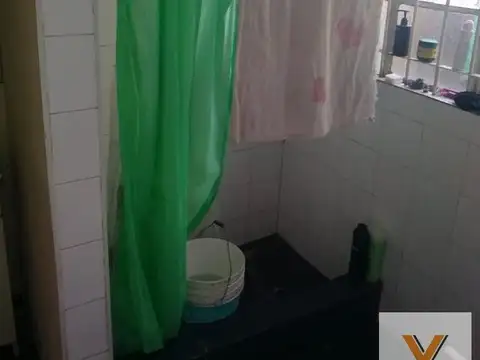 Casa 8 ambientes con 5 baños
