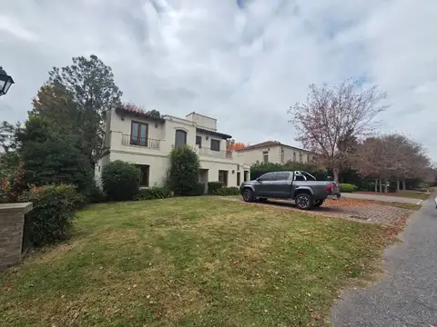 Casa en Venta de 5 dormitorios