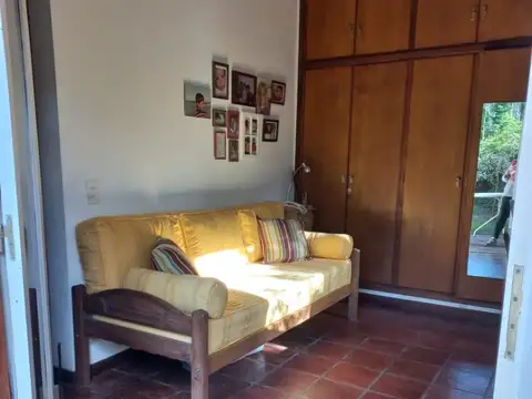 Departamento tipo casa con entrada independiente.