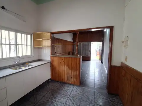 Casa 3 ambientes con 1 baño